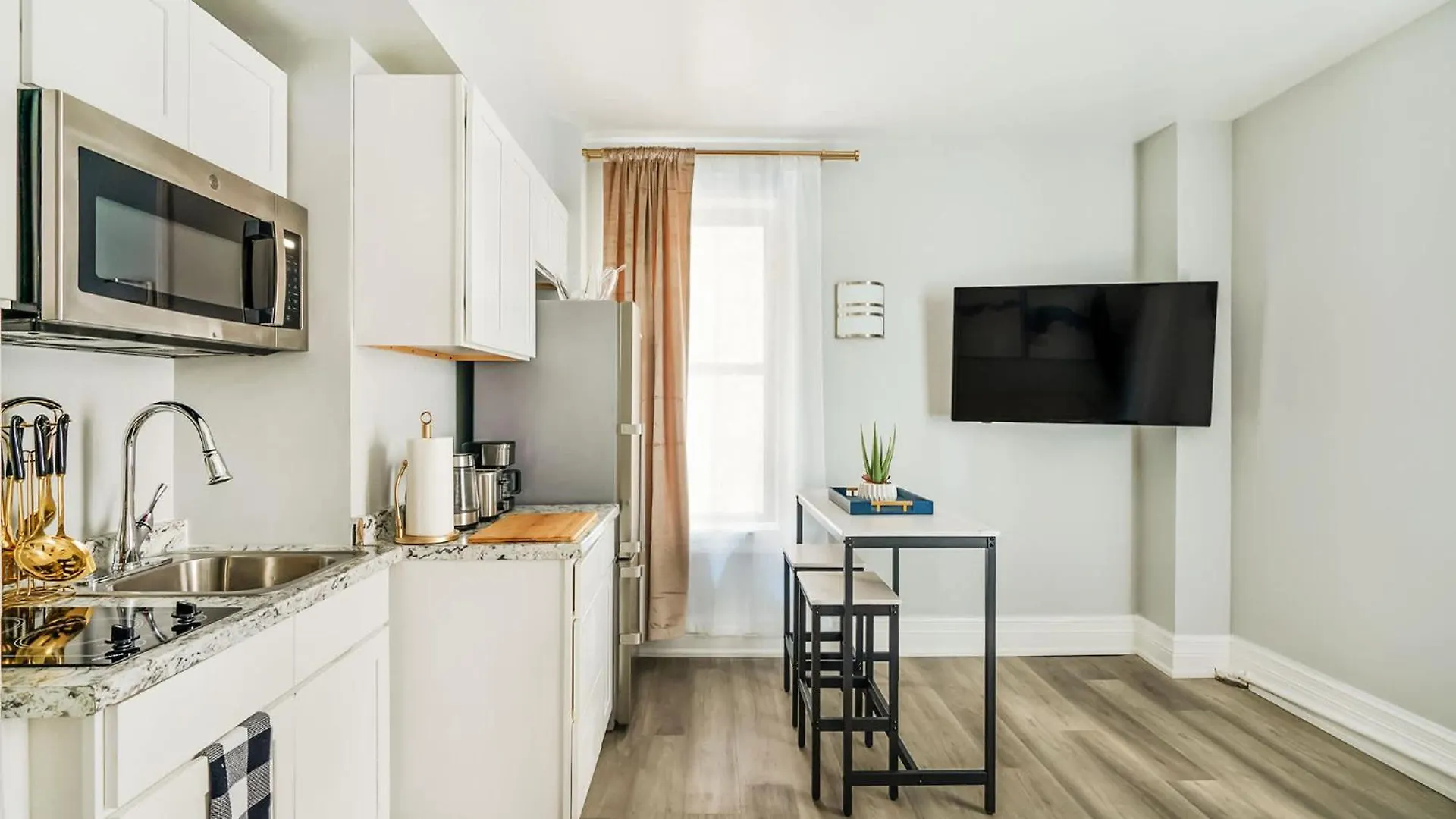 73-1406 New 1Br 1Bth Uws Doorman Gym Apartment New York United States